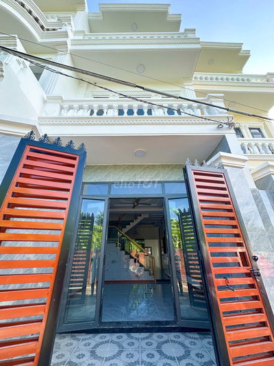 BÁN NHÀ 3 TẦNG NGAY TRUNG TÂM SẦM UẤT KẾ BÊN DỰ ÁN THE GIÓ RIVERSIDE