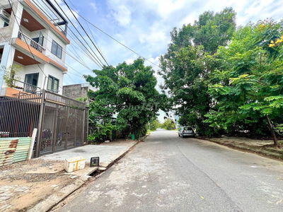 BÁN ĐẤT TẶNG NHÀ MẶT TIỀN KHU DÂN TRÍ HÒA  MINH, SÁT KHU E KIM LONG