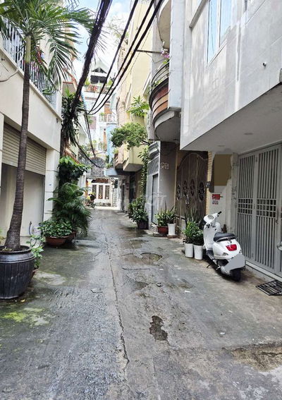 Bán gấp nhà hẻm xe hơi, DT 54m, Phường 15 Bình Thạnh, sát vách Quận 1