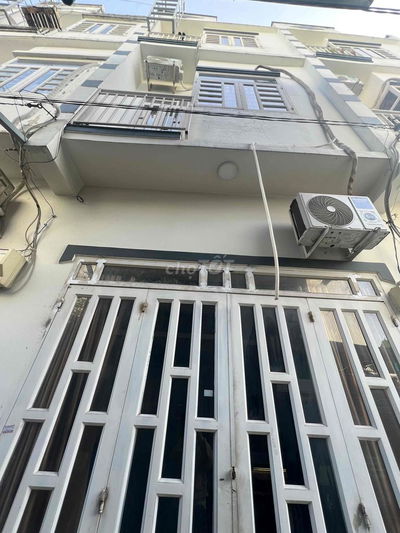 nhà 2 lầu. đất thổ cư. coi sổ chính. ngay chợ đường TX48