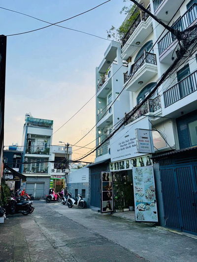 4 TẦNG HXH THỐNG NHẤT P11 NGAY TRƯỜNG TH NGUYỄN DU