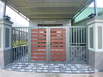 nhà cách lộ mobifone 100m đường xe hơi 1ti150