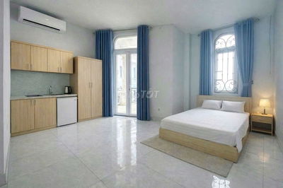 Chính chủ cho thuê phòng mới, có ban công full NT ở gần Thống Nhất