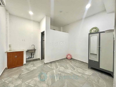 CHO THUÊ STUDIO GIÁ RẺ SẴN NỘI THẤT - CÓ THANG MÁY GẦN ĐH CÔNG THƯƠNG