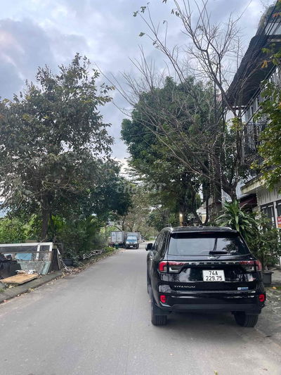 Bán lô đất MT Nhánh Hoàng Văn Thái Kẹp Kiệt Bên Hông 10m DT Khủng