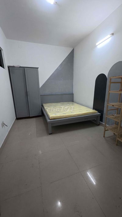 Phòng full nội thất tầng trệt 25m2 480A Cao Thắng Q10