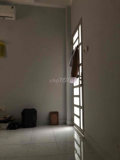 Tìm Bạn ở ghép ngay công viên làng hoa