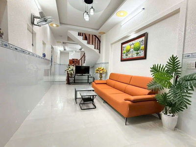 Bán nhà mặt tiền đường Trần Quốc Toản