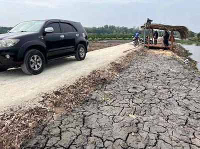 Đất vườn mặt tiền kênh được chuyển thổ ở Long An