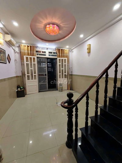 Cho thuê nhà 4 pn.  F15. Q8