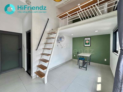 Duplex Ngay Gigamall Xịn Sò, Có Luôn Thư Viện Trong Toà