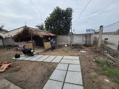 Nhà MT nhựa rẻ hơn hẻm xã Tân Nhựt BC