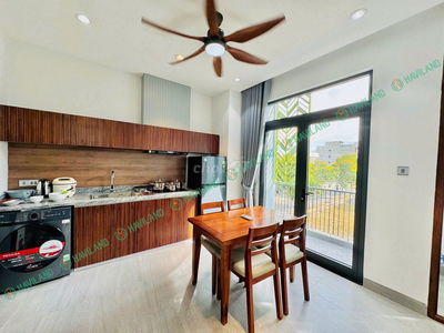 Căn hộ 1 phòng ngủ mới xây, đầy đủ nội thất, có ban công