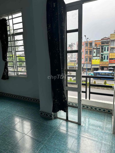 Phòng trống 25m2 cửa sổ ban công đường Trường Chinh, quận 12