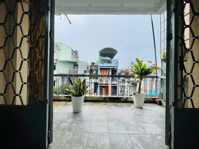 BAN CÔNG SIÊU LỚN 1PN