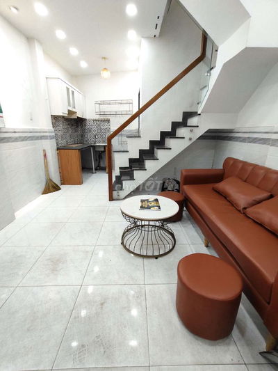 Cần bán nhà đang ở, 2 lầu, 3PN. Giá 2.93 tỷ