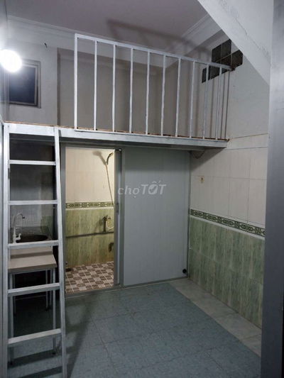 CHO THUÊ PHÒNG TRỌ CÓ GÁC XÉP GIÁ RẺ ĐƯỜNG DƯƠNG QUẢNG HÀM PHƯỜNG 5 GV