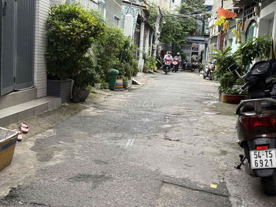 Bán nhà đường Tô Hiệu 52m2, gần Hoà Bình, P. Hiệp Tân - Q. Tân Phú