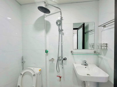 CHÍNH CHỦ CHO THUÊ CCMN 1N1K MỄ TRÌ THƯỢNG, THANG MÁY, BAN CÔNG, 4TR