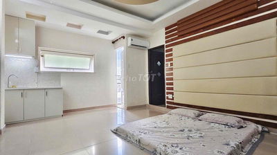 Căn hộ studio thang máy, ban công có nội thất gần bến xe quận 8