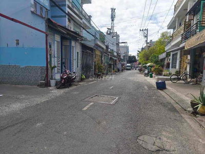 HẠ 150tr BÁN GẤP NHÀ 1/ SÁT MT LÊ VĂN QUỚI NGANG LỚN 5.6x13m SHR