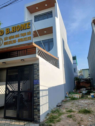 Tôi chính chủ. Nhà kdc k8. Hiệp thành. 2lầu 1trệt