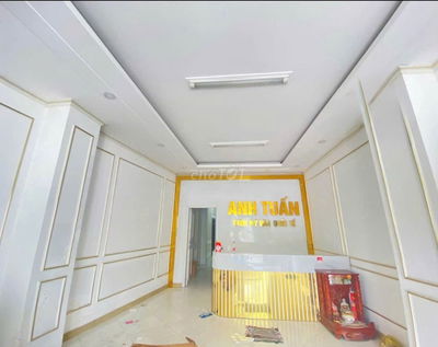 Cho thuê nhà mặt tiền hùng vương có thang máy ngang 6m giá 50 triệu