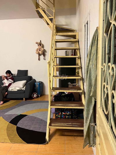 Nhà trong ngõ sân cổng riêng biệt yên tĩnh an toàn 40m2  có 2 phòng