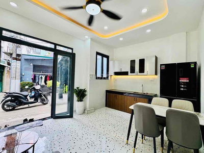 Ngay Phan Xích Long 2tầng 37m2 3PN cách mặt tiền 30m chỉ 4,98tỷ còn TL