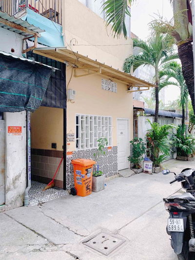 CHDV 9 phòng full nội thất ngay sau đại học Nguyễn Tất Thành