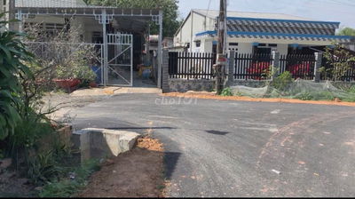 Ông lớn tuổi cần bán nhanh đất đường Gia Bình nằm khu dân cư 171m2,shr