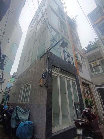 NHÀ MẶT TIỀN LÔ GÓC CÁCH CHỢ PHÚ NHUẬN CHỈ VÀI BƯỚC CHÂN 5 TẦNG GIÁ 6.