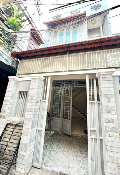 NGAY NGÃ 4 HÀNG XANH, 3.8x19M, NHÀ ĐẸP 2 TẦNG CÓ DÒNG TIỀN