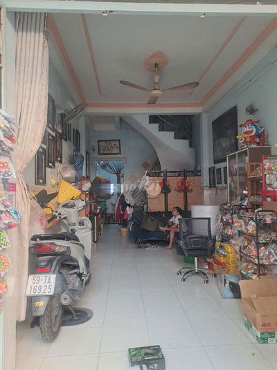 nhà cho thuê ngyên căn p3q8