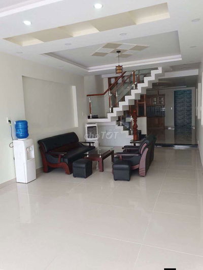 Hh 1/2 tháng Nhà mặt tiền Lê Đức Thọ p17 dt 4.5x20m 1 lầu