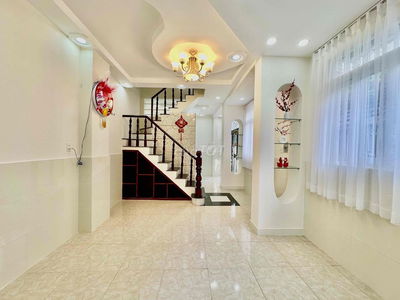 NHÀ GÓC 3 TẦNG MỚI ĐẸP ĐƯỜNG DƯƠNG BÁ TRẠC P2, Q8