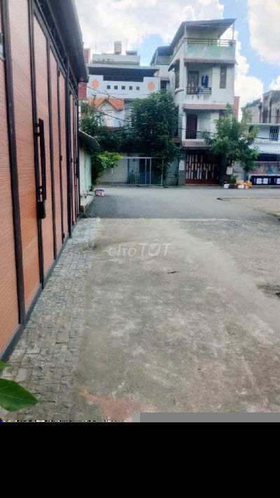 NHÀ MẶT TIỀN KHỦNG 10M - ĐƯỜNG NHỰA Ô TÔ NÉ - ĐỐI DIỆN BẾN XE QUẬN 8
