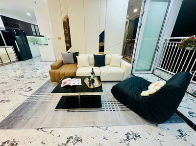 Bán căn 3PN View thoáng mát, 118m2, Có sổ, Giá 12.4 tỷ, Tại Vinhomes