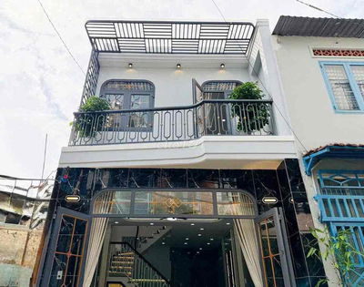 SIÊU PHẨM 2/ QUANG TRUNG 4.4M x 11M  FULL NỘI THẤT HẺM XE HƠI