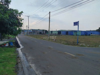 Siêu Phẩm 13 Nền Mặt tiền đường Cách Mạng Tháng 8, Thị Trấn Đất Đỏ.