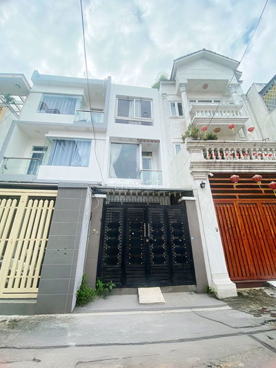 [Chính chủ] cho thuê NNC, HXH 258 CMT8, 1 trệt 2 lầu 117m2 (17.x tr)