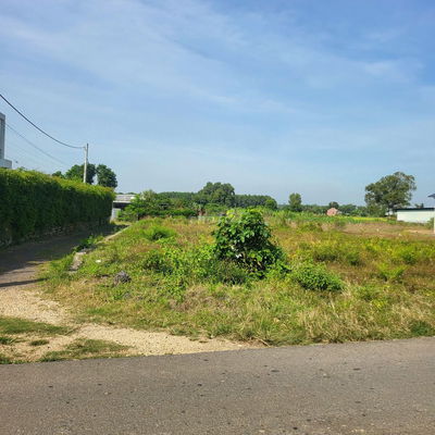 Bán đất đường Nguyễn Huệ lô góc 2 mặt tiền 637m2