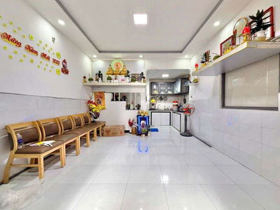 HIẾM CÓ NHÀ HẺM ÔTÔ HUỲNH VĂN BÁNH  3 TẦNG NGANG 4M 5 TỶ150