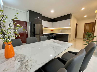 Bán căn hộ sky Garden 2, PMH, Quận 7, view hồ bơi, tặng full nội thất