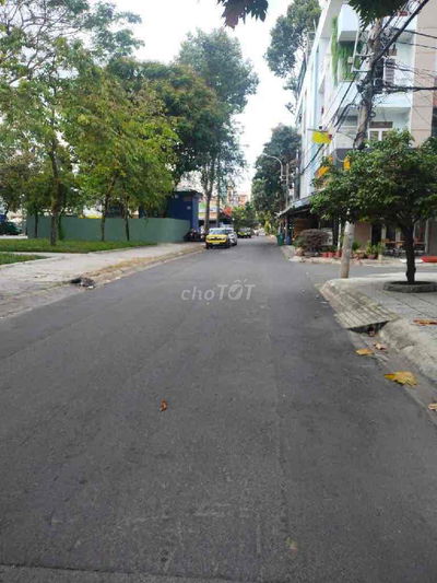 GIÁ : 10 TỶ 700 ( THƯƠNG LƯỢNG ) NHÀ 4 TẦNG - MTKD KHU TÊN LỬA.