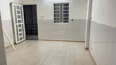 cho thuê phòng cách ngã tư hoà bình - luỹ bán bích 200 m . giờ giấc tu