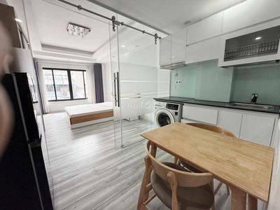 CĂN HỘ 40m2 😍ĐƯỜNG HUYỀN QUANG QUẬN 1🌹mới 100% có thang máy