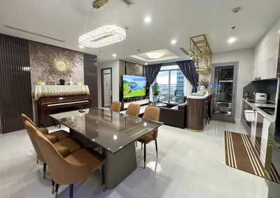 Chủ kẹt tiền bán gấp căn 4PN 145m2, Có sổ, 17.5 tỷ, tại Vinhomes