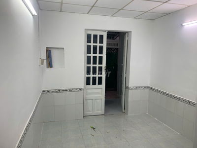 Bán nhà Tam Bình C4, 33m2, 1 PK 1PN, Hẻm ba gác, cho thuê 5tr/th
