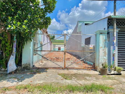 Giá 620tr - Lô đất ngay trung tâm TT. Củ Chi 145m2, Sổ hồng riêng